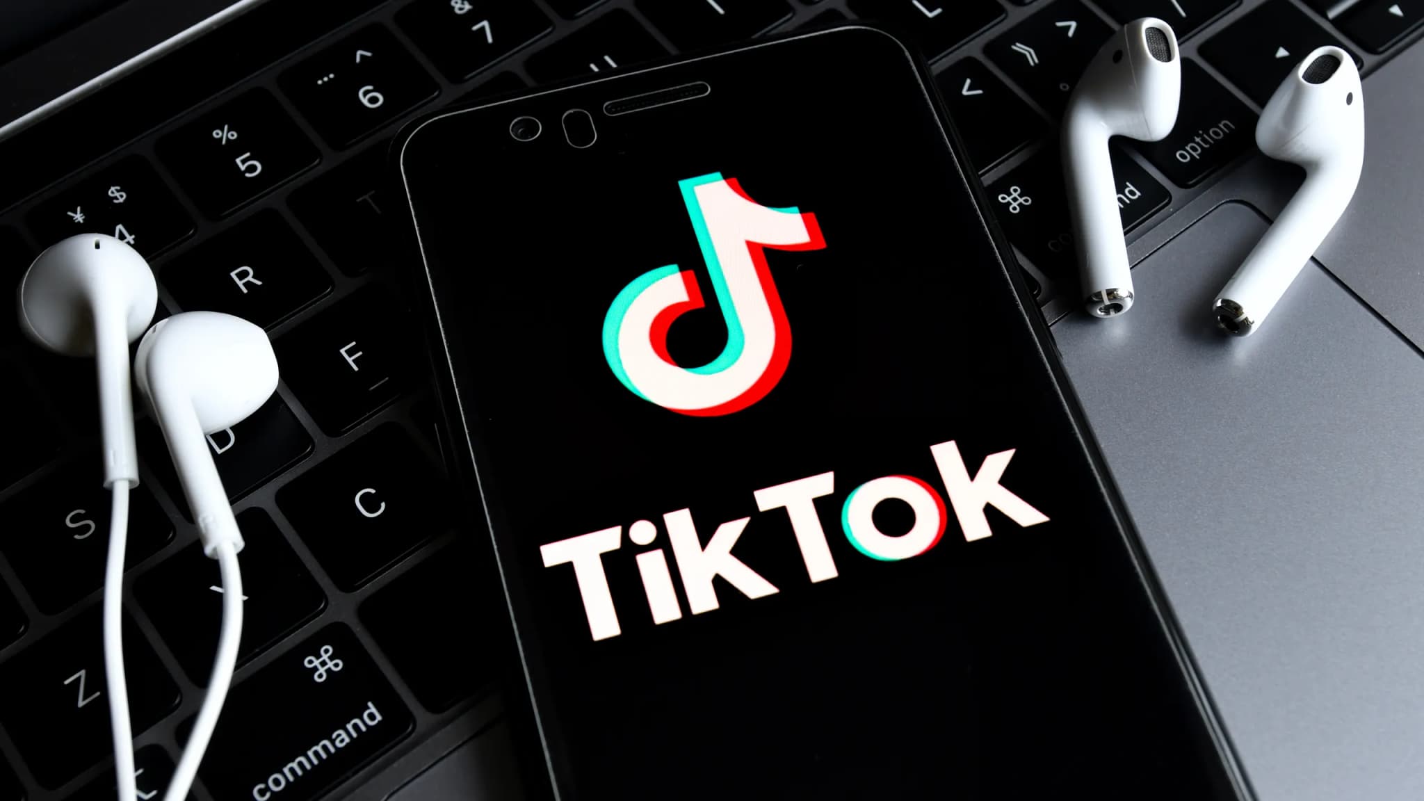 Echte vs. Gefälschte TikTok Follower: Welche Sollten Sie Kaufen?