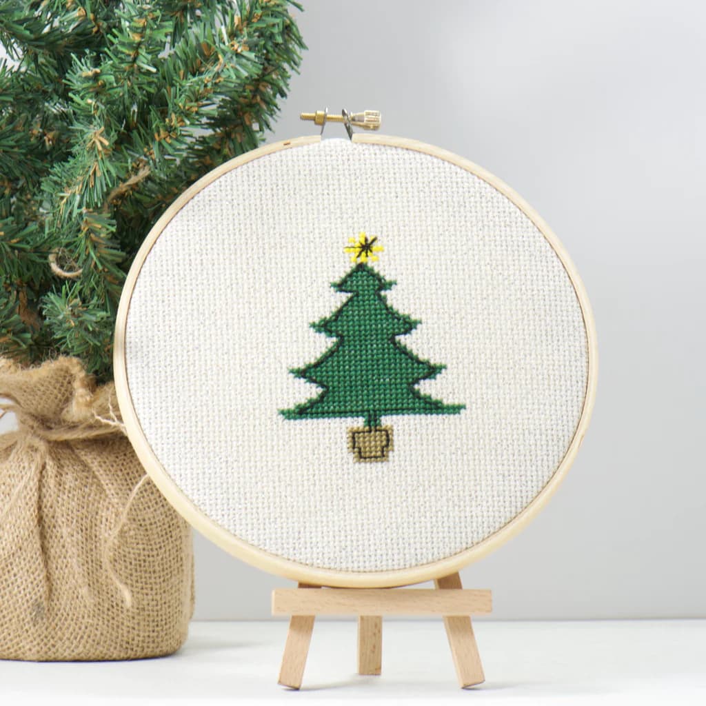 Tail-Wagging Trends: Explore Dogs Machine Embroidery Designs