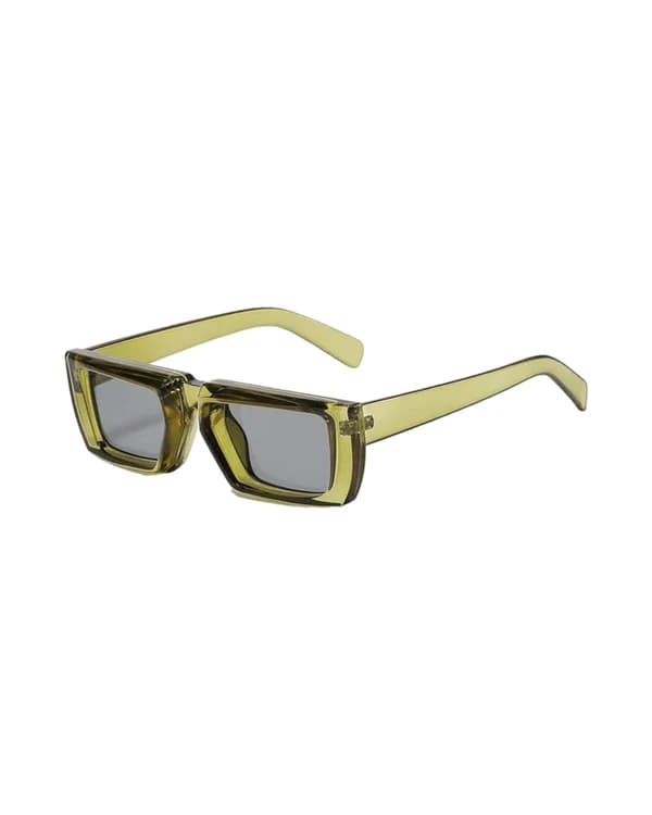 Moderne Festival Outfits leben von Details wie einer Festival Sonnenbrille