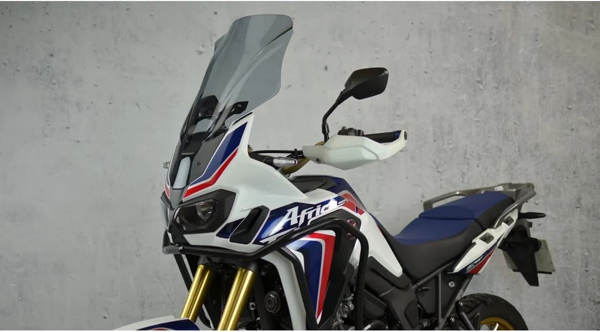 WAS IST EIN MOTORRAD-WINDABWEISER ODER EIN MOTORRADSPOILER?