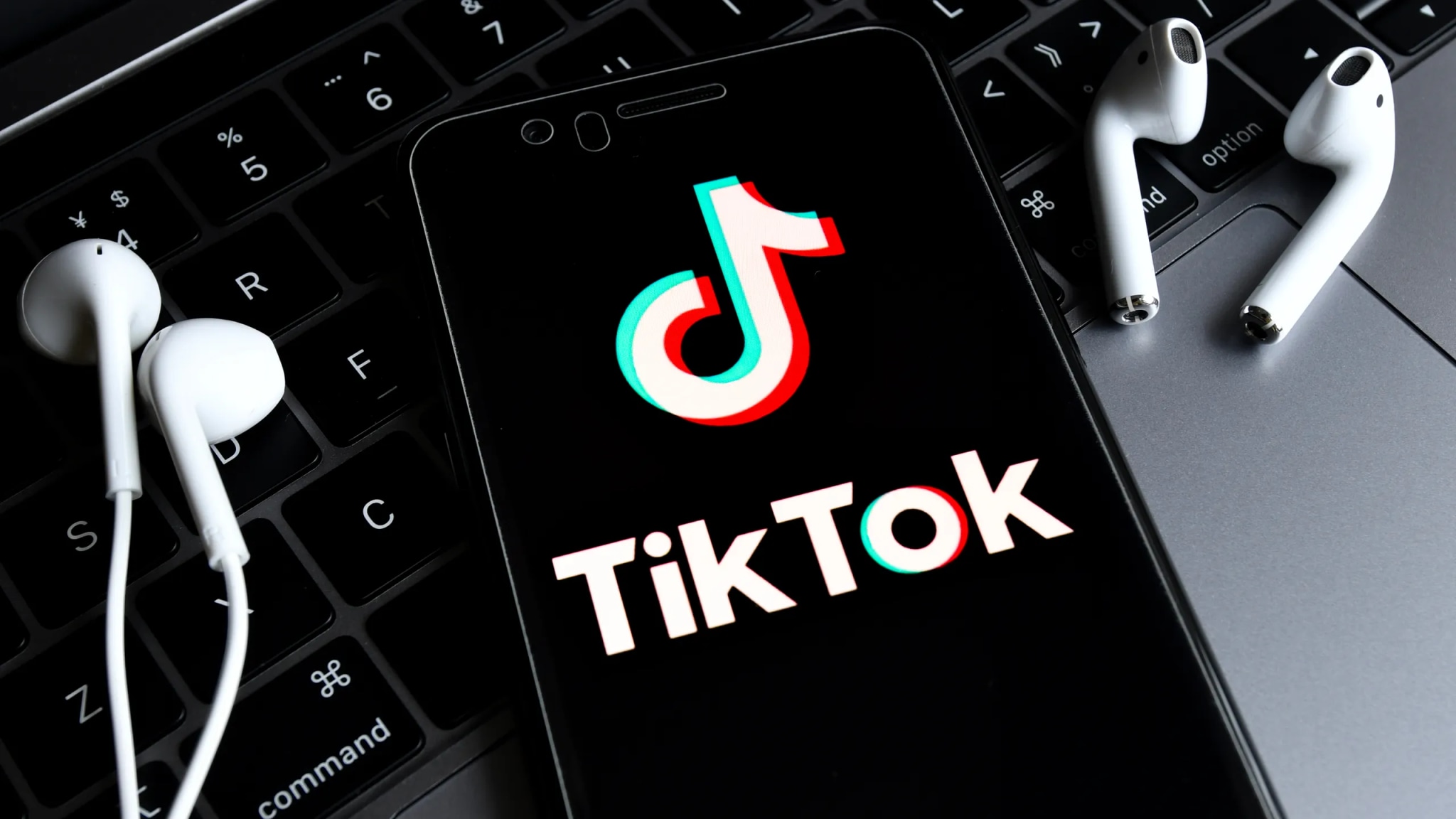 Echte vs. Gefälschte TikTok Follower: Welche Sollten Sie Kaufen?