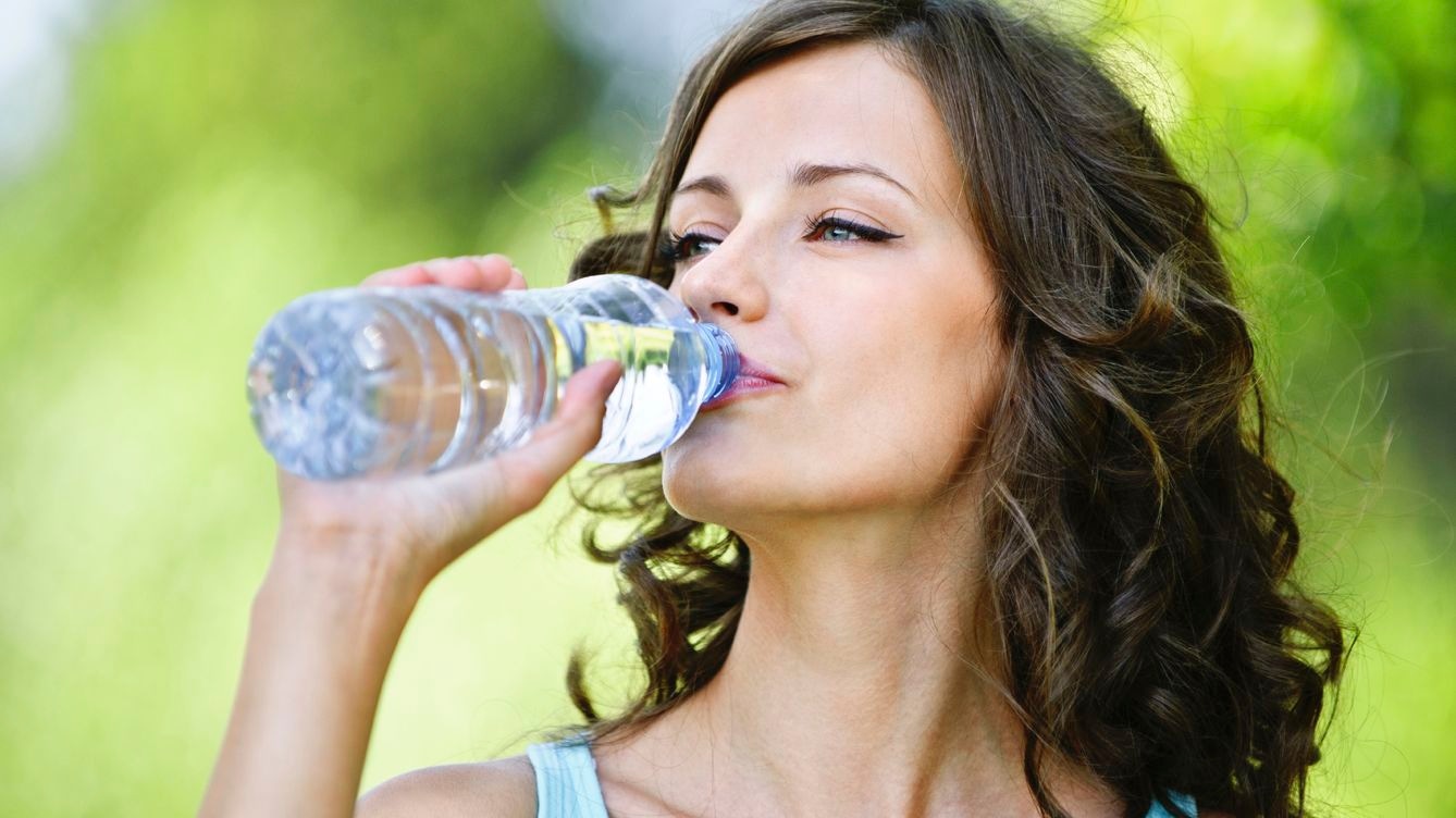 Natürliche Quellwasserfrequenzen: Ein Geschenk von Stimmgabeln
