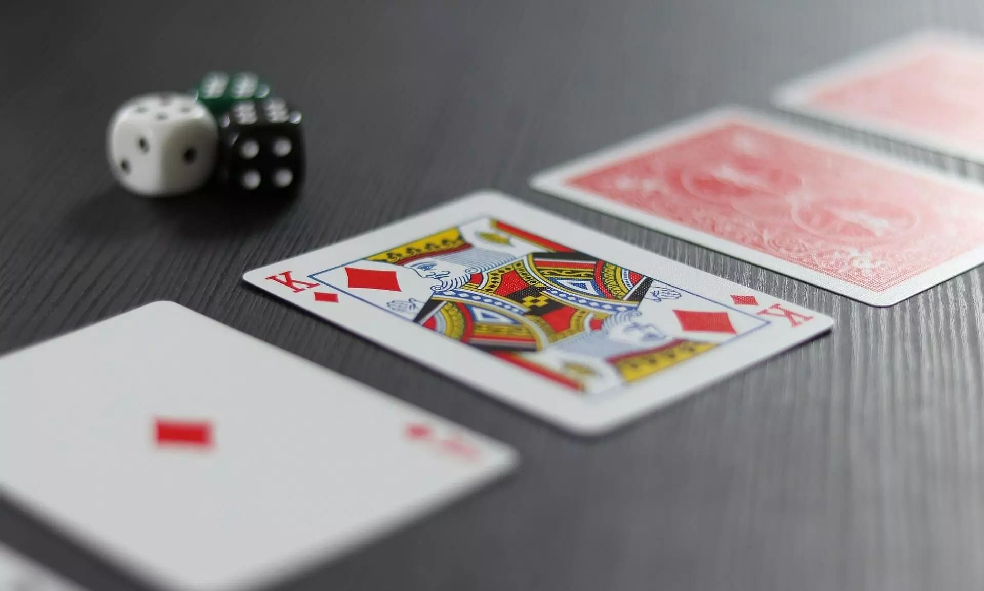 10 Card Games for Solo Players at 8Xbet