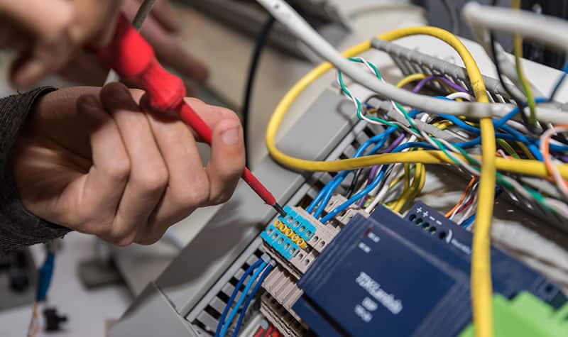 Anforderungen an Prüftechniker für die DGUV V3 Prüfung