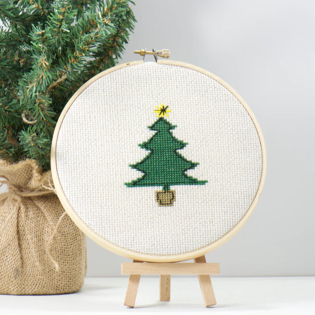 Tail-Wagging Trends: Explore Dogs Machine Embroidery Designs