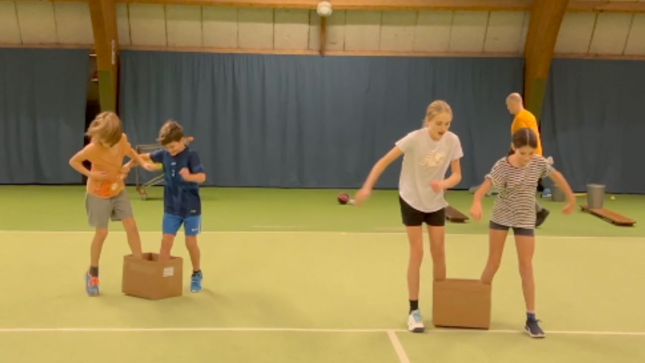 Einfache und sofort umsetzbare Spiele Kindergarten Turnhalle fuer jede Gruppe