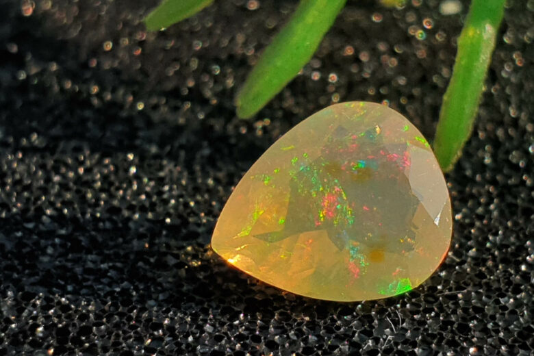 Die Wissenschaft vom farbenfrohen Schillern des Opals