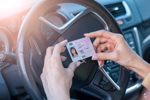 Fahrerlaubnis für Senioren: Tipps für sicheres Fahren im Alter