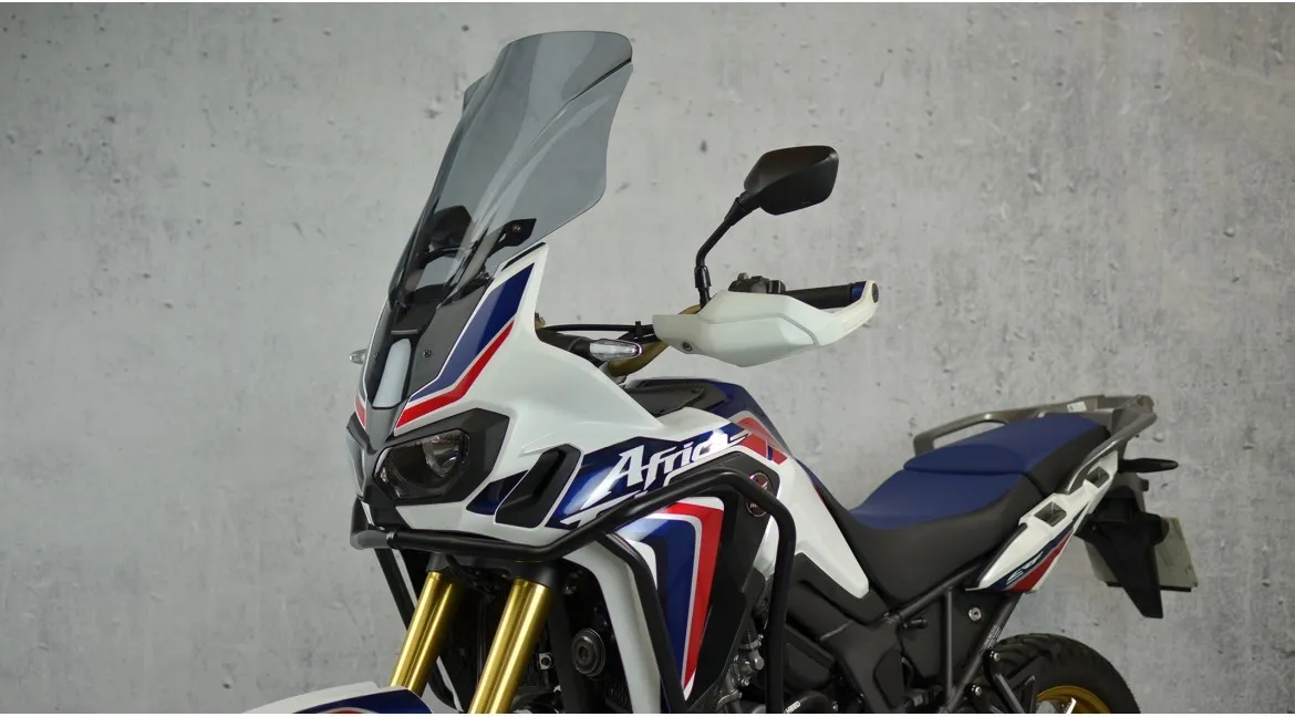 WAS IST EIN MOTORRAD-WINDABWEISER ODER EIN MOTORRADSPOILER?