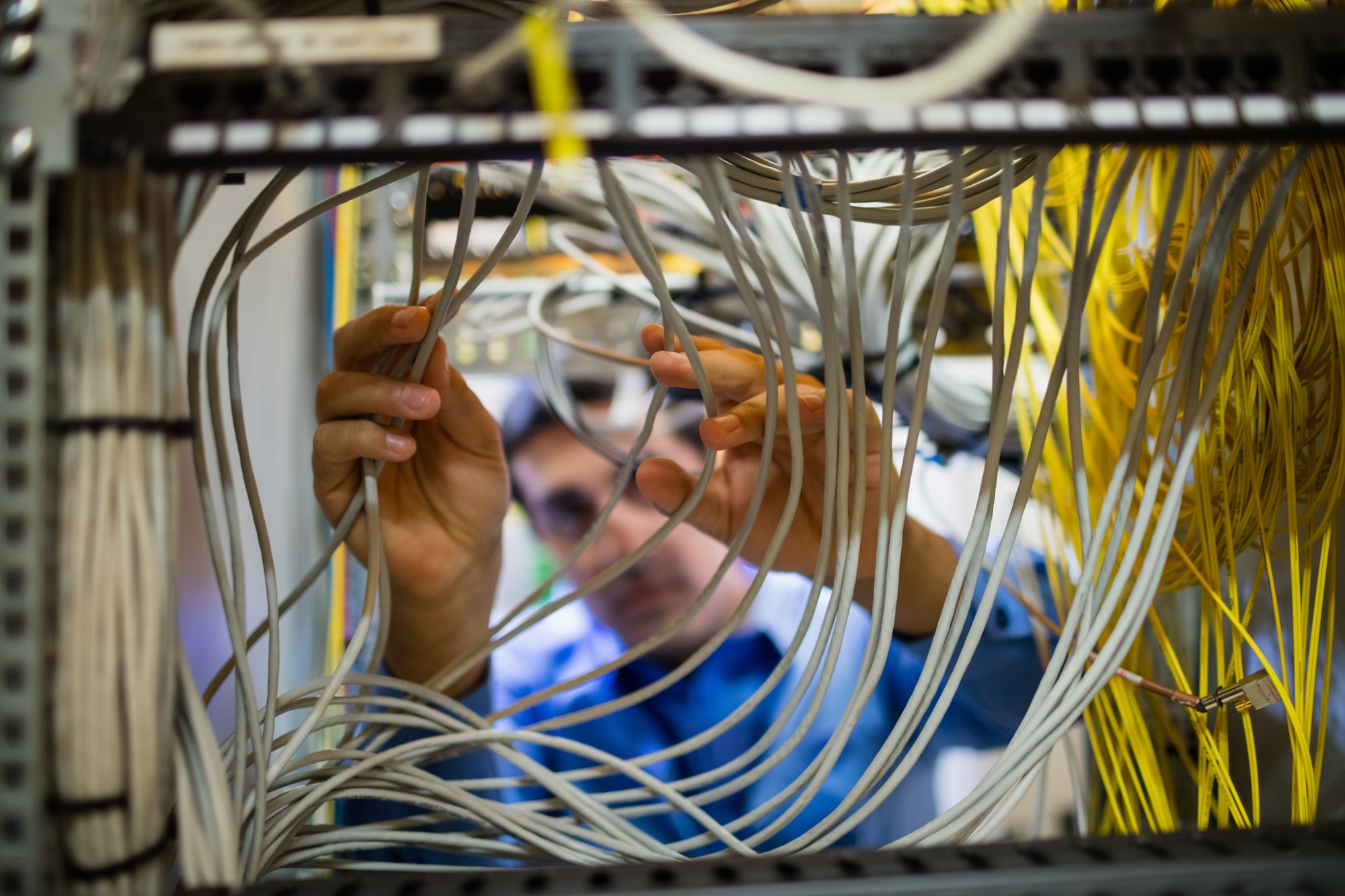 DGUV V3 Prüfung: Wie oft müssen elektrische Leitungen geprüft werden?