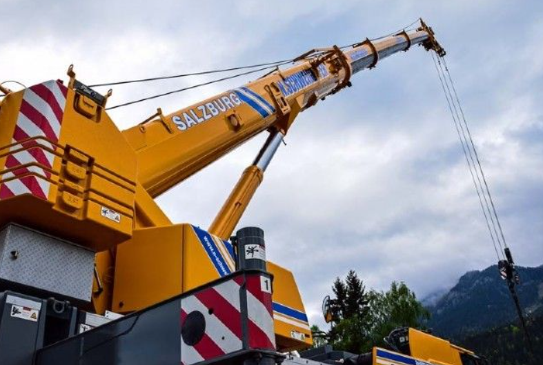 Sicher und Effizient: Wie Autokranarbeiten Ihr Bauprojekt Beschleunigen